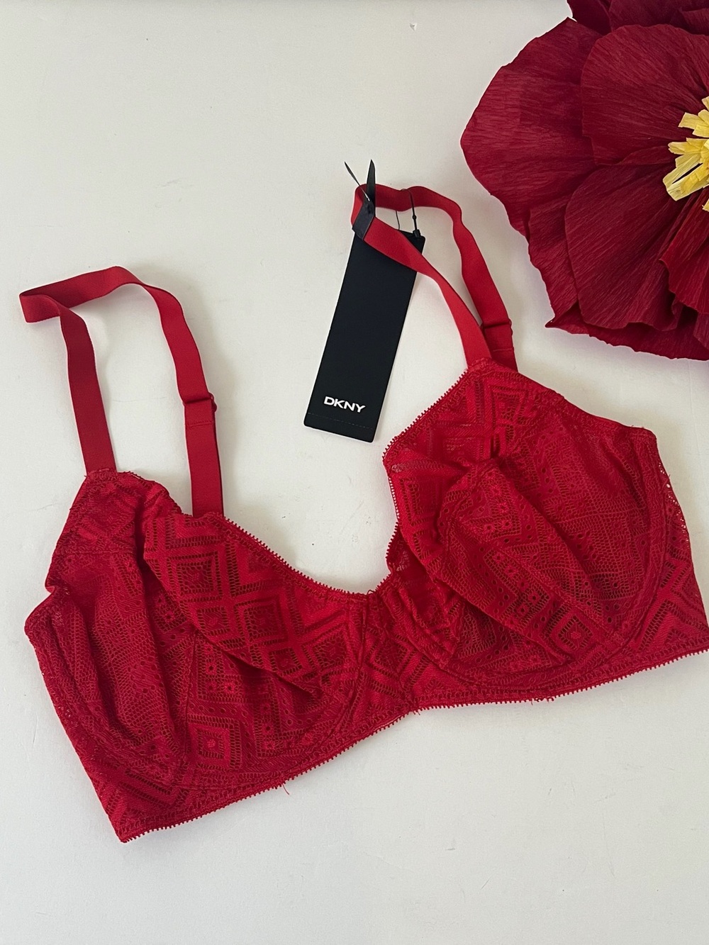 DKNY Red Geometric Pattern Pure Lace Underwire Support Bra - Reemoly